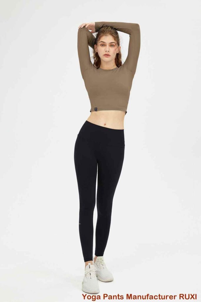 กางเกงเลกกิ้งเอวสูงมีกระเป๋า