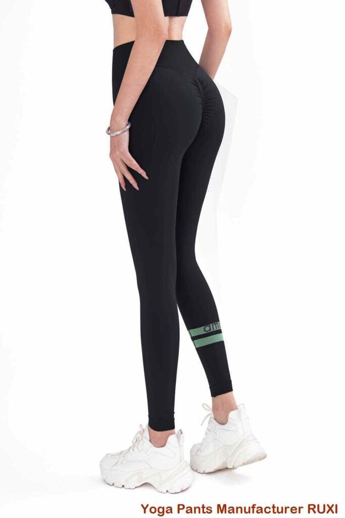 กางเกงขาสั้นออกกำลังกายมีแถบ